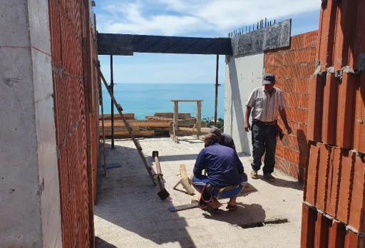 Модерна вила с плосък покрив в Балчик