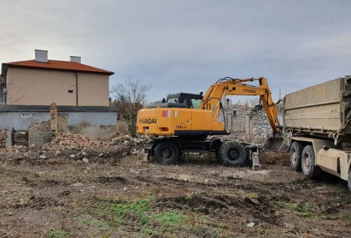 Двуетажна къща с паркомясто – с. Тополи, Варна