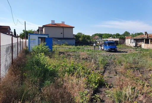 Двуетажна къща с паркомясто – с. Тополи, Варна