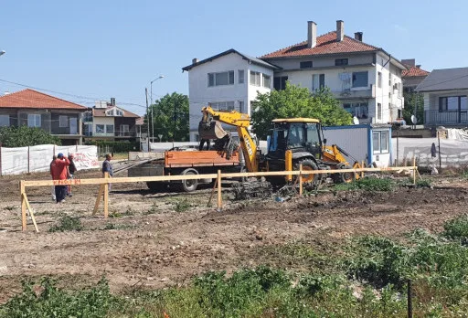 Двуетажна къща с паркомясто – с. Тополи, Варна