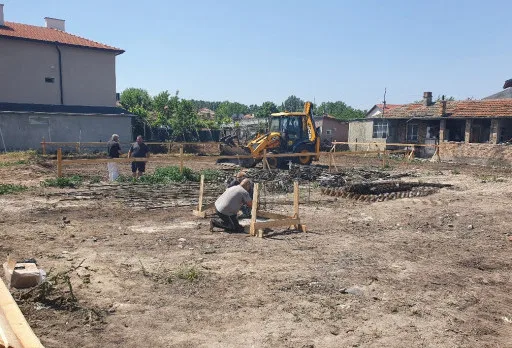 Двуетажна къща с паркомясто – с. Тополи, Варна