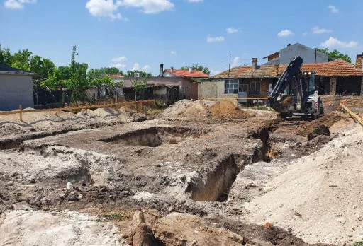 Двуетажна къща с паркомясто – с. Тополи, Варна