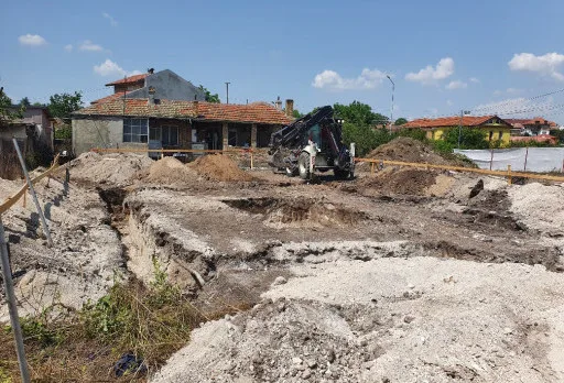 Двуетажна къща с паркомясто – с. Тополи, Варна