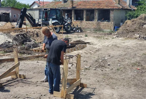 Двуетажна къща с паркомясто – с. Тополи, Варна