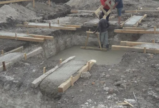 Двуетажна къща с паркомясто – с. Тополи, Варна