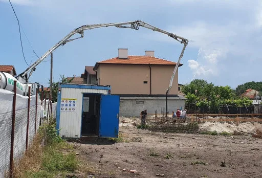 Двуетажна къща с паркомясто – с. Тополи, Варна