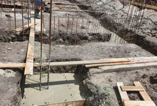 Двуетажна къща с паркомясто – с. Тополи, Варна