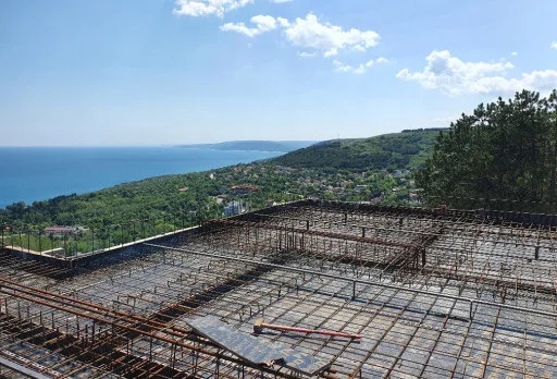 Модерна вила с плосък покрив в Балчик