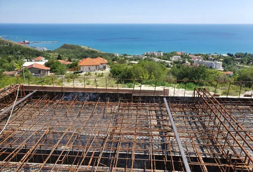 Модерна вила с плосък покрив в Балчик