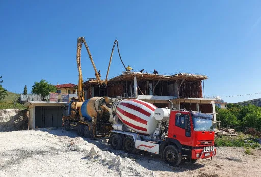 Модерна вила с плосък покрив в Балчик