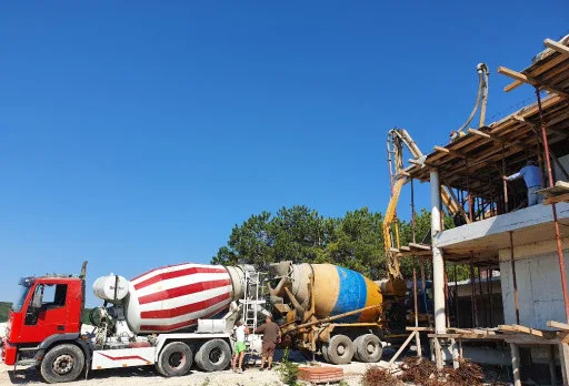 Модерна вила с плосък покрив в Балчик