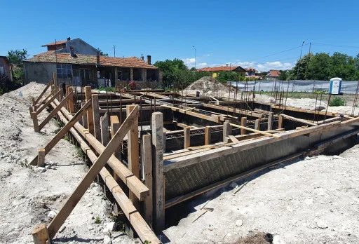 Двуетажна къща с паркомясто – с. Тополи, Варна