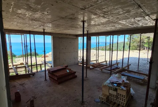 Модерна вила с плосък покрив в Балчик