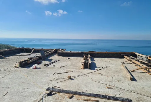 Модерна вила с плосък покрив в Балчик