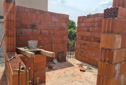 Двуетажна къща с паркомясто – с. Тополи, Варна