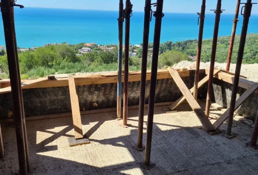 Модерна вила с плосък покрив в Балчик