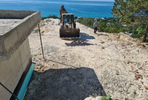 Модерна вила с плосък покрив в Балчик