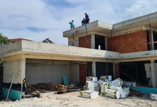 Модерна вила с плосък покрив в Балчик