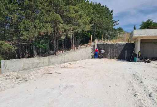 Модерна вила с плосък покрив в Балчик