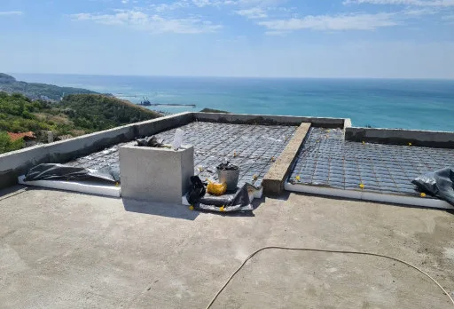 Модерна вила с плосък покрив в Балчик