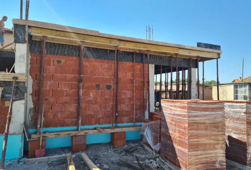 Двуетажна къща с паркомясто – с. Тополи, Варна