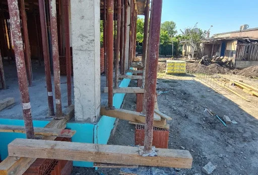 Двуетажна къща с паркомясто – с. Тополи, Варна