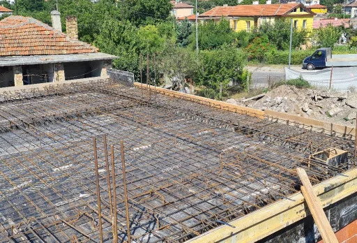 Двуетажна къща с паркомясто – с. Тополи, Варна