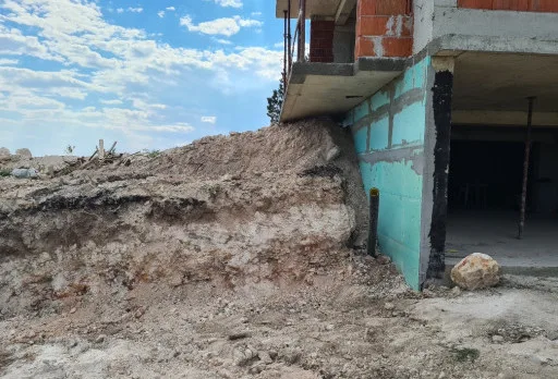 Модерна вила с плосък покрив в Балчик