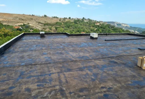 Модерна вила с плосък покрив в Балчик