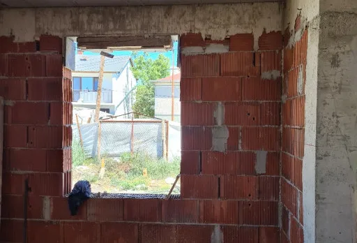 Двуетажна къща с паркомясто – с. Тополи, Варна