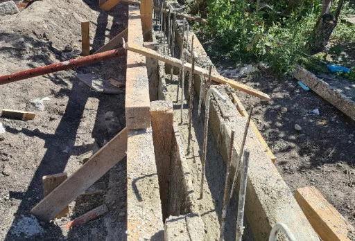 Двуетажна къща с паркомясто – с. Тополи, Варна