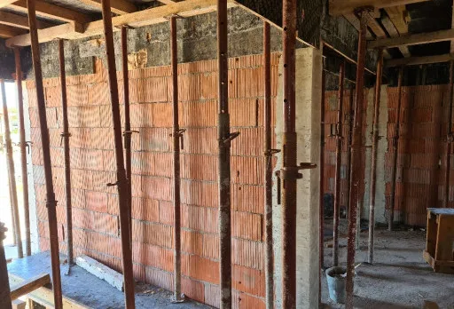 Двуетажна къща с паркомясто – с. Тополи, Варна