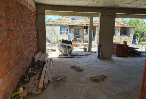 Двуетажна къща с паркомясто – с. Тополи, Варна