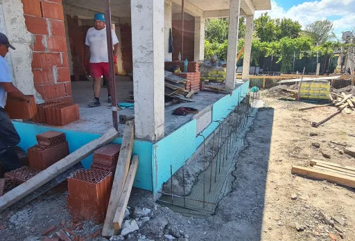 Двуетажна къща с паркомясто – с. Тополи, Варна