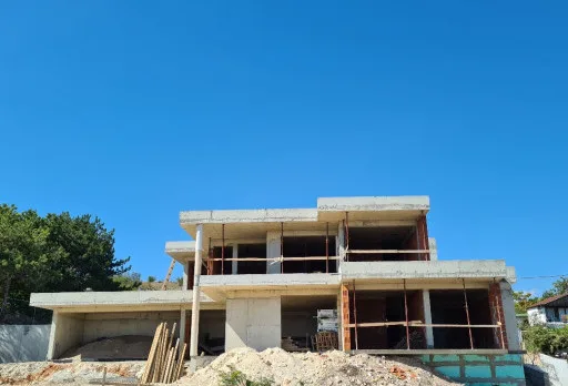 Модерна вила с плосък покрив в Балчик