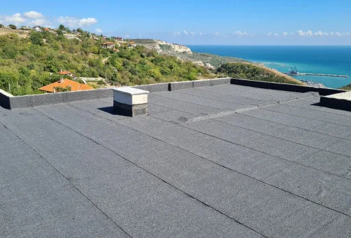 Модерна вила с плосък покрив в Балчик