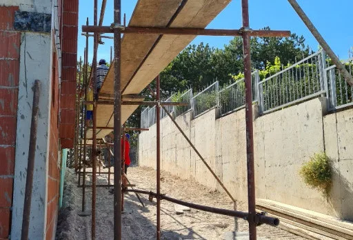 Модерна вила с плосък покрив в Балчик