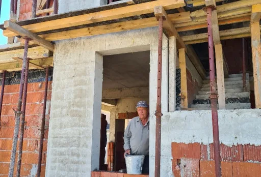 Двуетажна къща с паркомясто – с. Тополи, Варна