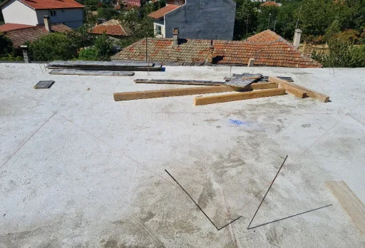 Двуетажна къща с паркомясто – с. Тополи, Варна