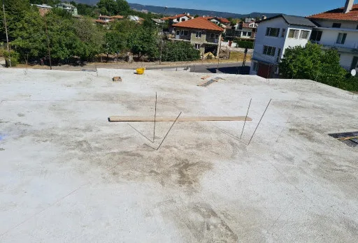 Двуетажна къща с паркомясто – с. Тополи, Варна