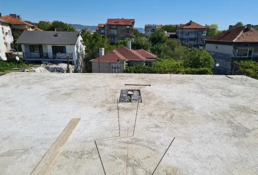 Двуетажна къща с паркомясто – с. Тополи, Варна