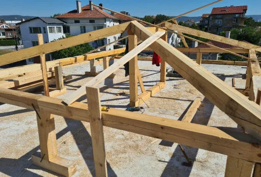 Двуетажна къща с паркомясто – с. Тополи, Варна