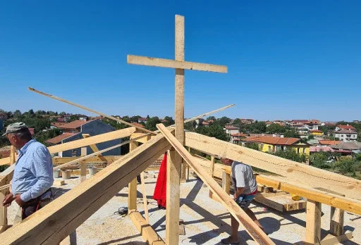 Двуетажна къща с паркомясто – с. Тополи, Варна