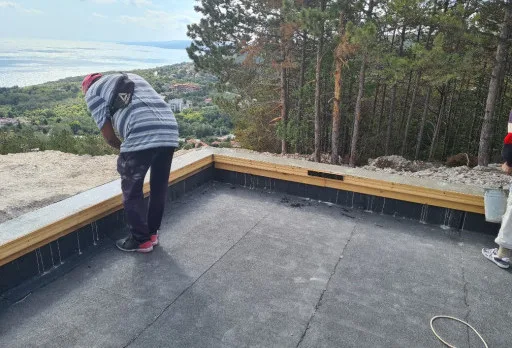 Модерна вила с плосък покрив в Балчик