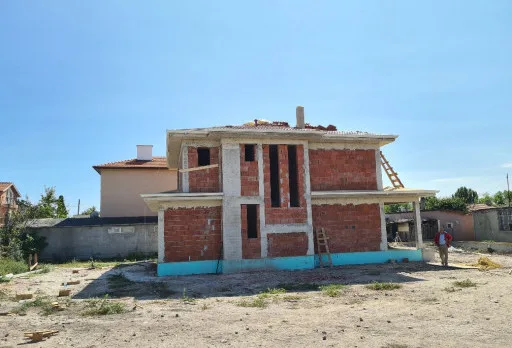 Двуетажна къща с паркомясто – с. Тополи, Варна