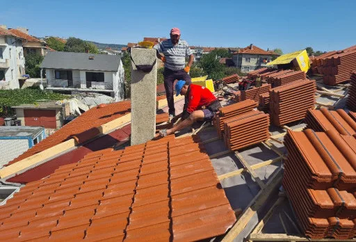 Двуетажна къща с паркомясто – с. Тополи, Варна