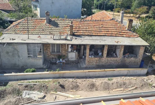 Двуетажна къща с паркомясто – с. Тополи, Варна