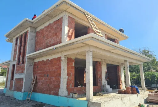 Двуетажна къща с паркомясто – с. Тополи, Варна