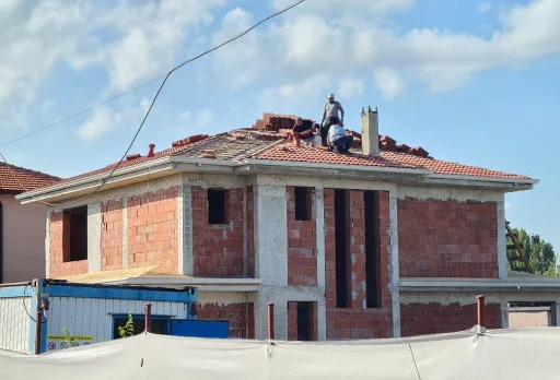 Двуетажна къща с паркомясто – с. Тополи, Варна