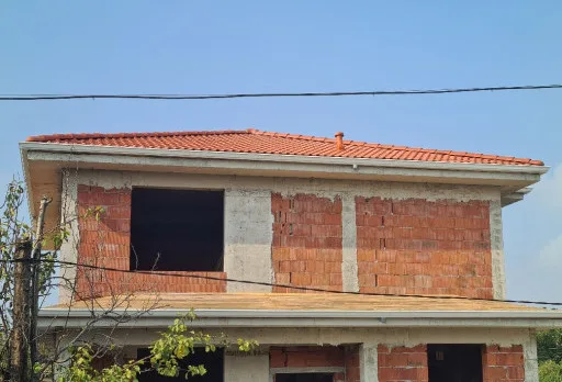 Двуетажна къща с паркомясто – с. Тополи, Варна